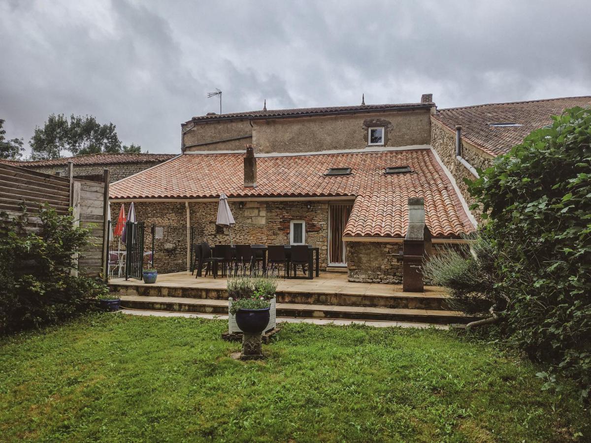 La Laujere Ivie - Gite & Piscine Privative Saint-Hilaire-du-Bois  Экстерьер фото