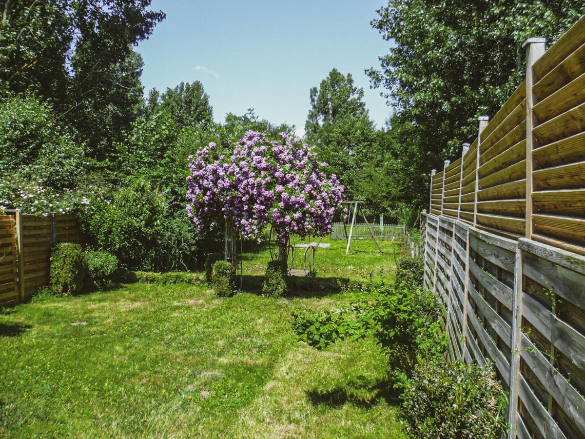 Вилла La Laujere Ivie - Gite & Piscine Privative Saint-Hilaire-du-Bois  Экстерьер фото